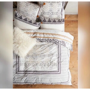 Anthropologie Enmore Embroidered Queen Duvet Cover 82x96 Tassels Cover Only